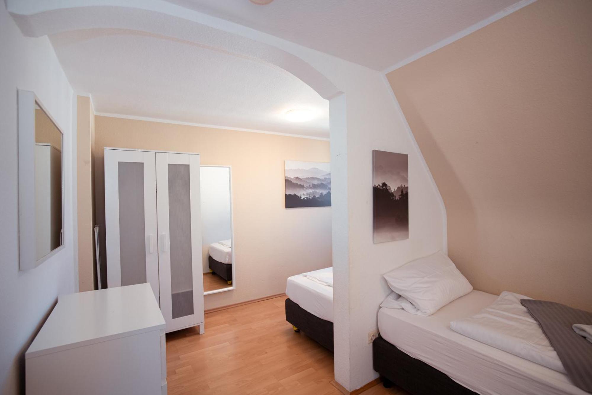 Haus99 Budget Pension & Apartments Fuerth Exterior foto