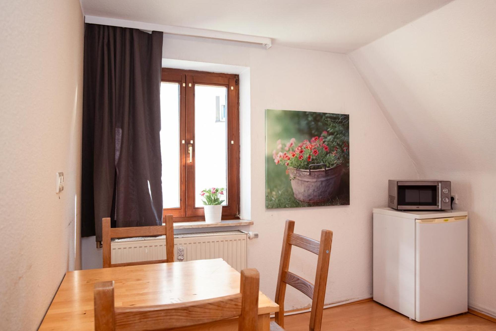 Haus99 Budget Pension & Apartments Fuerth Exterior foto