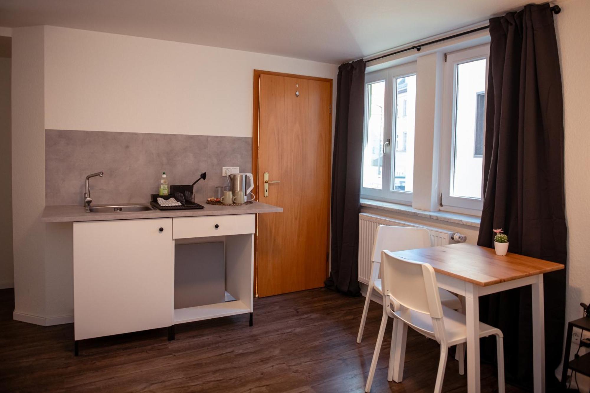 Haus99 Budget Pension & Apartments Fuerth Exterior foto