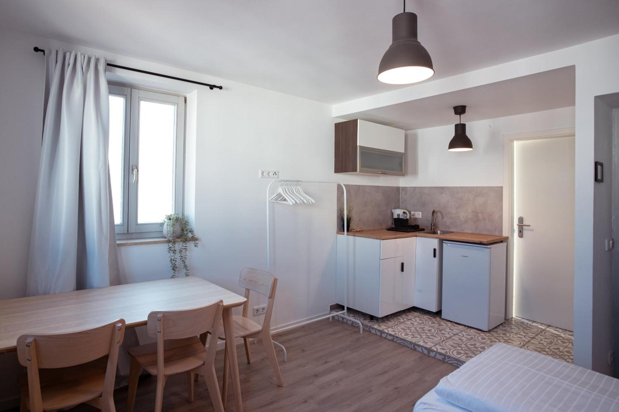 Haus99 Budget Pension & Apartments Fuerth Exterior foto